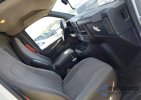 2010 GMC Savana 2500 Work Van z USA, uszkodzony, nr VIN 1GTZGFBA0A1163318